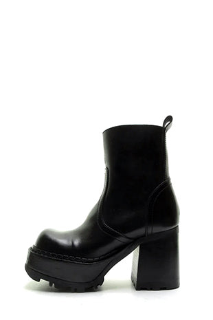 Stepping Back in Time: Embrace Retro Style with Vintage 90s Platform Boots from vintage90s.com