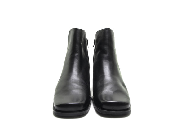 vintage 90s chelsea boots with a chunky heel soft black leather ankle booties with a square toe beatle hipster shoes NOS unworn Size 8.5 w wide